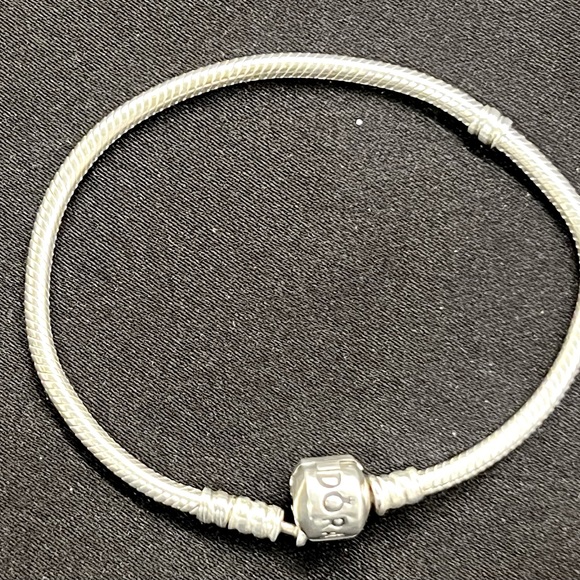 Pandora Moments Snake Chain Charm Bracelet Approx 7” - Picture 1 of 8